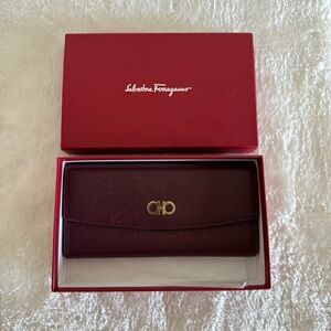 Salvatore Ferragamo Women's Burgundy Wallet